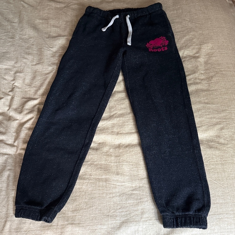 Roots Girls Original Sweatpants in Salt & Pepper Gray Fabric with Pink Logo.